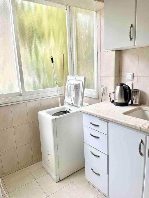 Rambam Beach Apartment Хайфа Екстер'єр фото