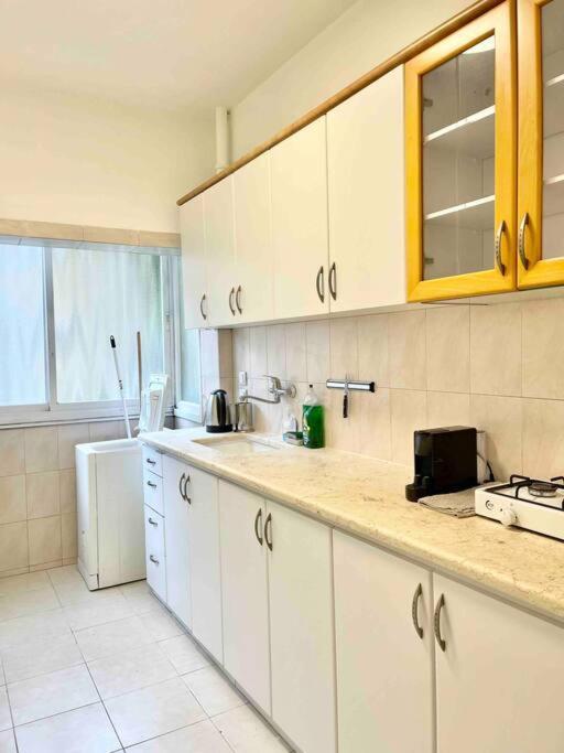 Rambam Beach Apartment Хайфа Екстер'єр фото