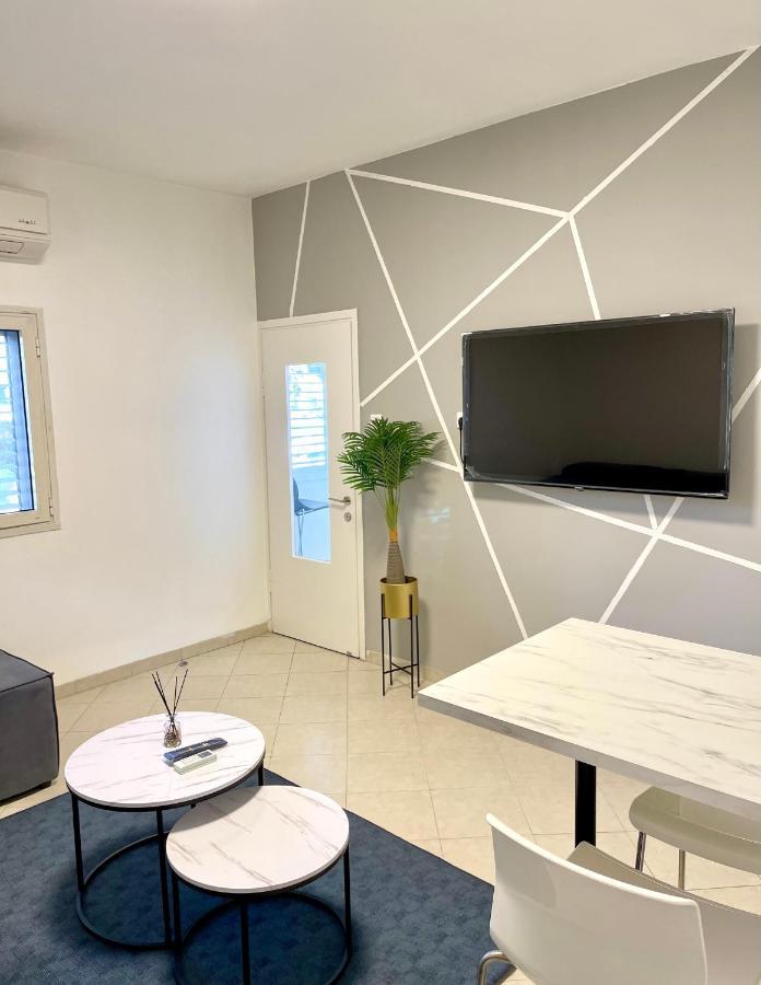 Rambam Beach Apartment Хайфа Екстер'єр фото